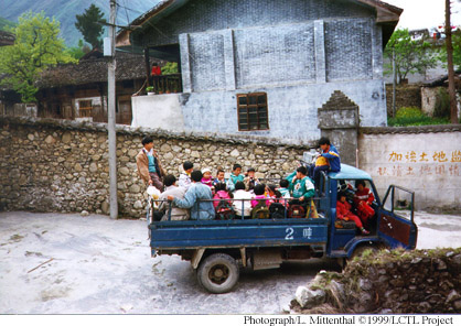 kids_in_truck